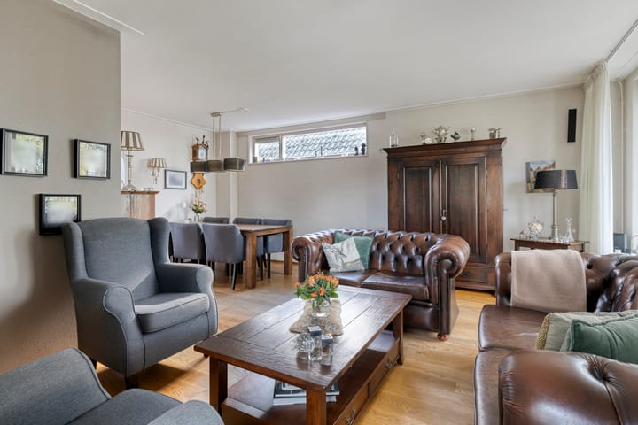 Photo 19 of Vesting 8