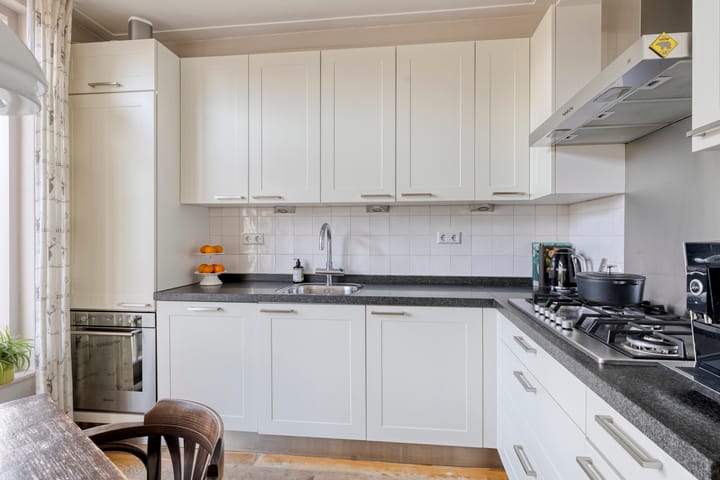 Photo 23 of Vesting 8