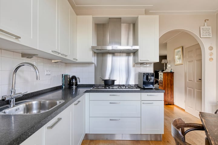 Photo 3 of Vesting 8