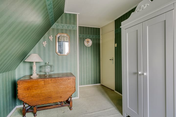 Photo 35 of Vesting 8