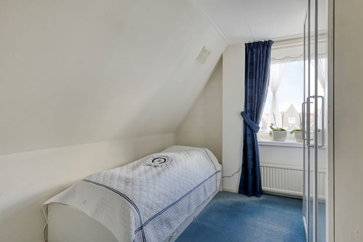 Photo 36 of Vesting 8