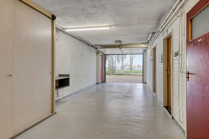 Photo 38 of Vesting 8