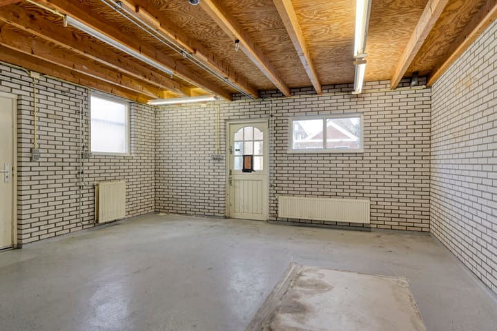 Photo 40 of Vesting 8