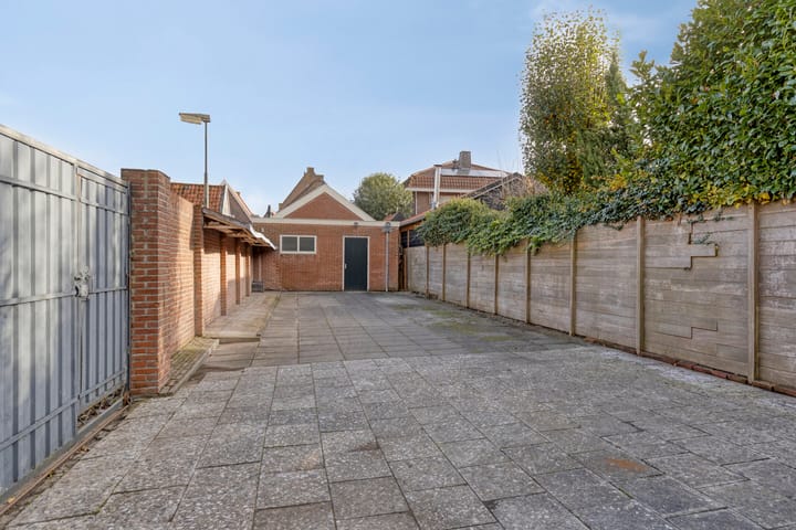 Photo 42 of Vesting 8