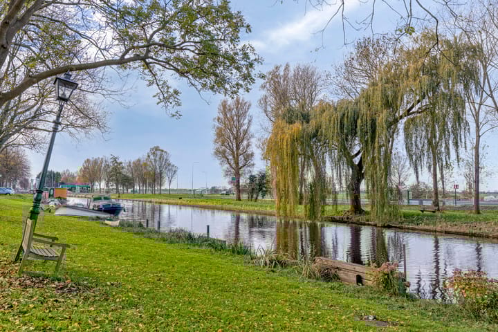 Photo 49 of Vesting 8