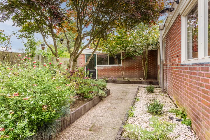 Photo 37 of van der Puttstraat 18