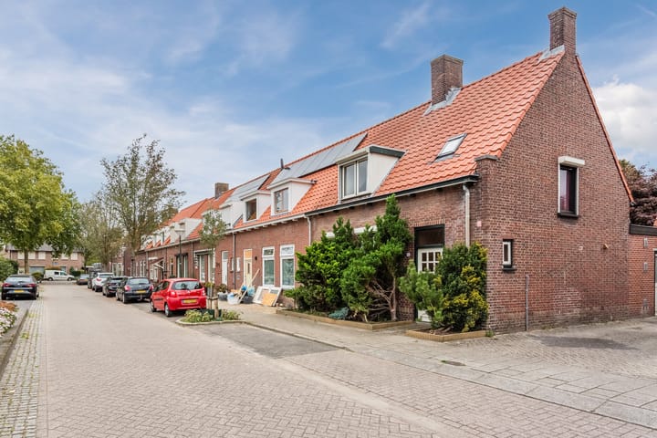 Photo 43 of van der Puttstraat 18