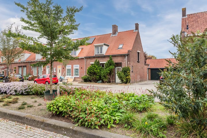 Photo 44 of van der Puttstraat 18