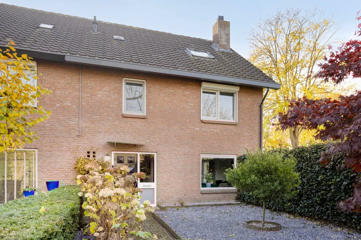 Foto 9 van Burgemeester van Kuikstraat 2