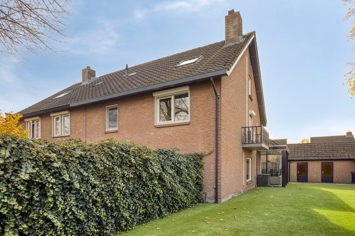 Foto 39 van Burgemeester van Kuikstraat 2