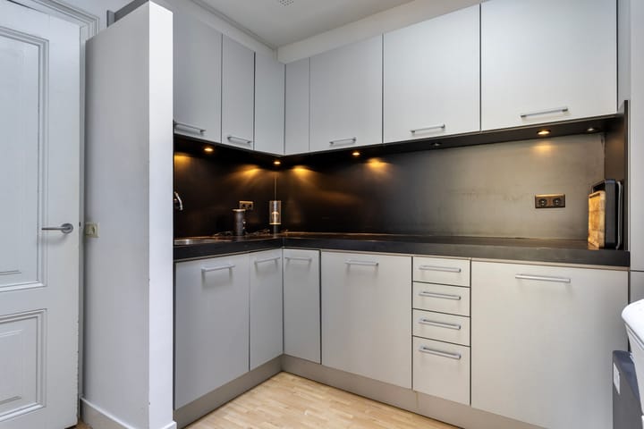 Photo 13 of Vondellaan 8