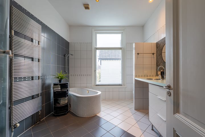 Photo 37 of Vondellaan 8