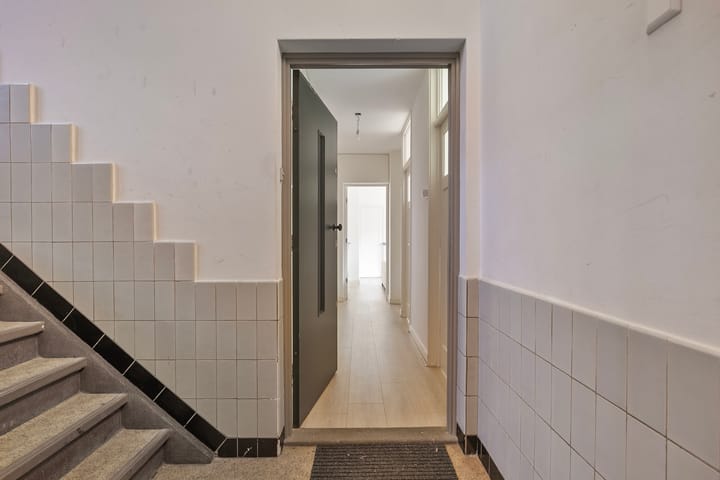 Photo 4 of Louis Chrispijnstraat 13-1