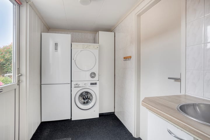 Photo 13 of de Roerdomp 39