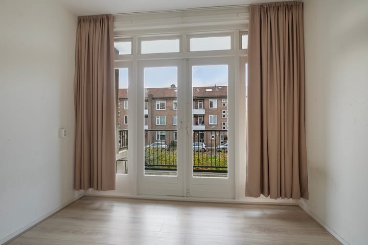 Photo 12 of Louis Chrispijnstraat 13-1