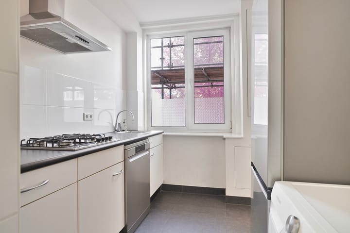 Photo 16 of Louis Chrispijnstraat 13-1