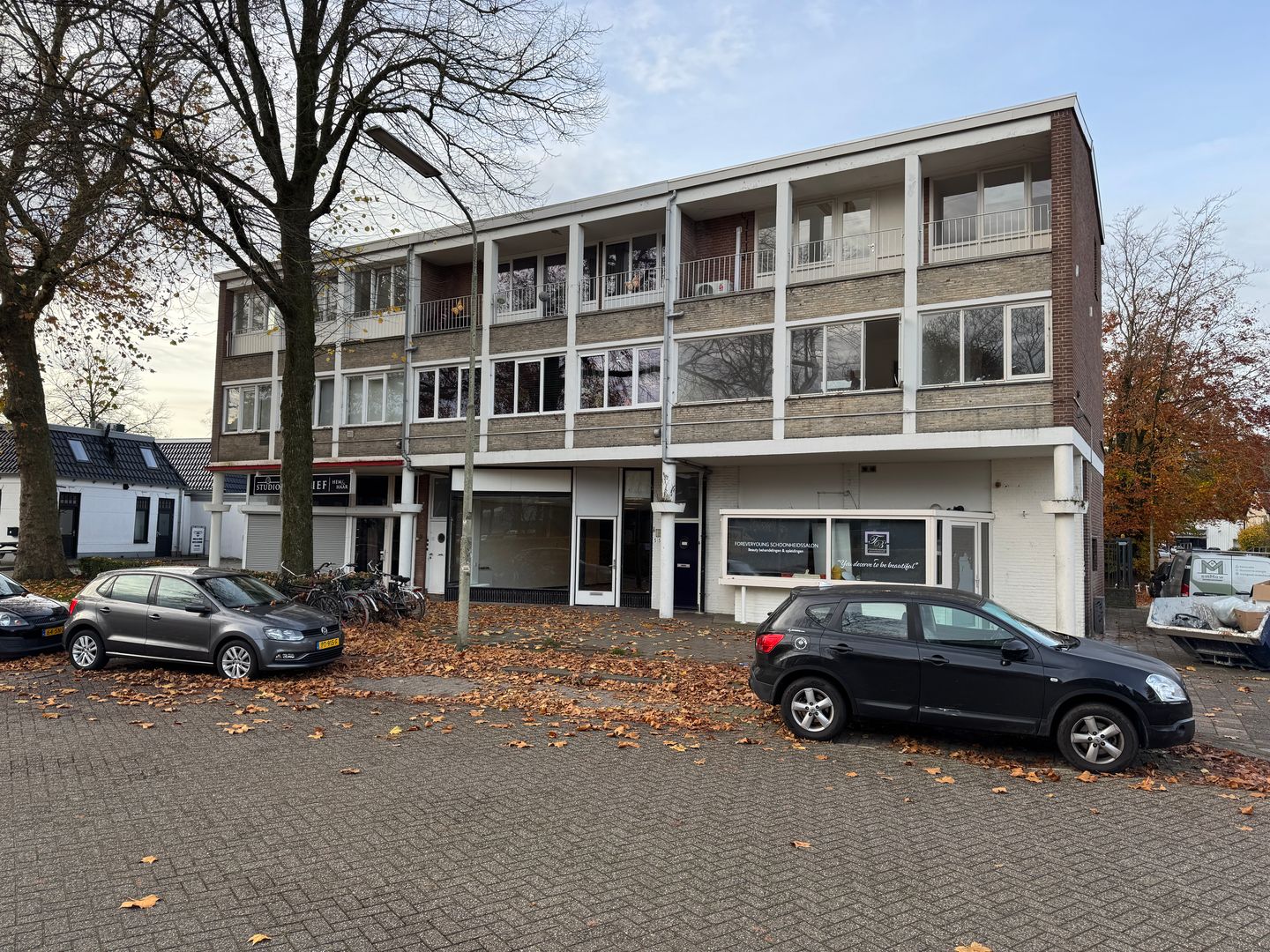 View photo 2 of Meerstraat 5