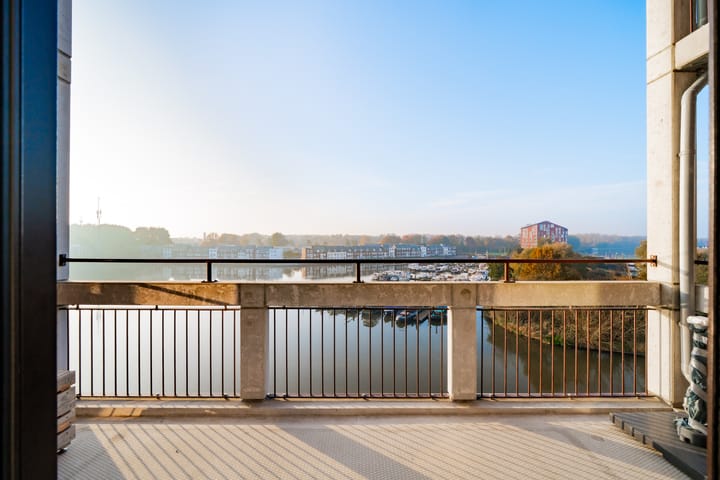 Photo 4 of Hanzekade 126