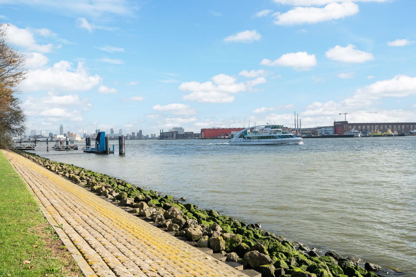 Foto 49 van Middelharnissestraat 16