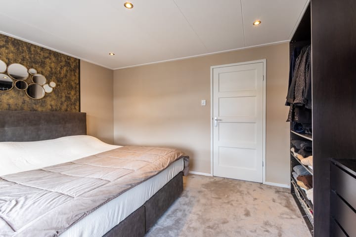 Photo 15 of Van den Boschstraat 17