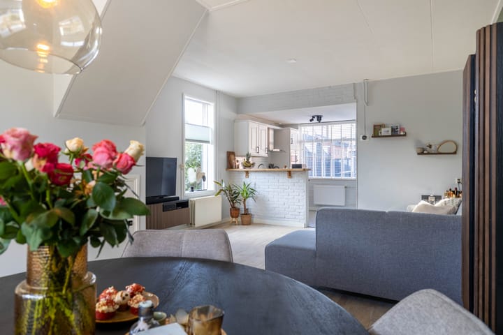 Photo 7 of Zwanebloemstraat 81