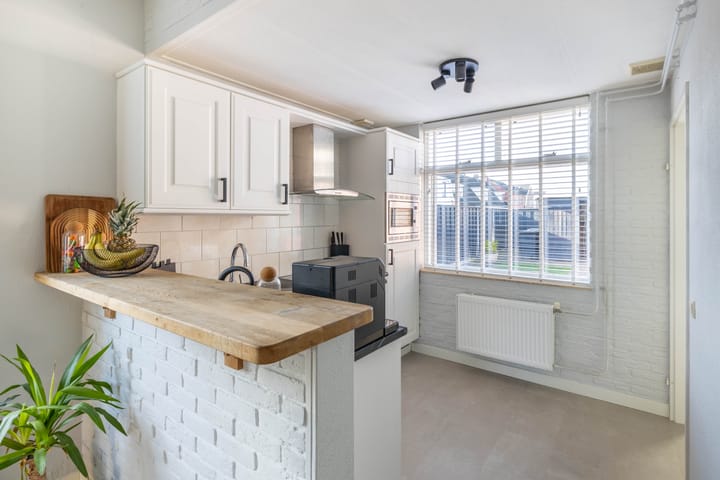 Photo 9 of Zwanebloemstraat 81