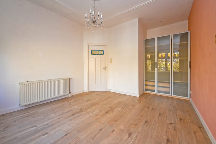 Foto 13 van Caan van Necklaan 204