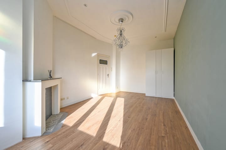 Foto 15 van Caan van Necklaan 204