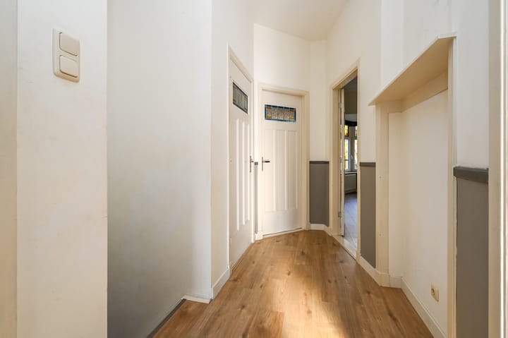 Foto 22 van Caan van Necklaan 204