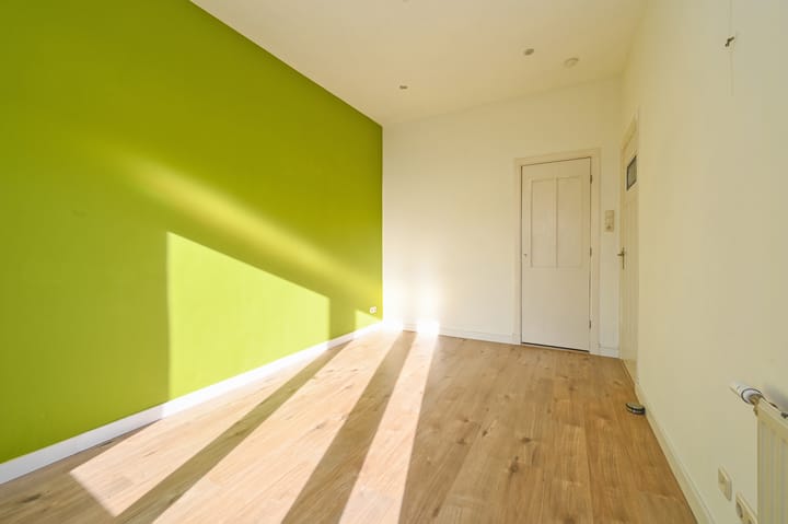 Foto 26 van Caan van Necklaan 204