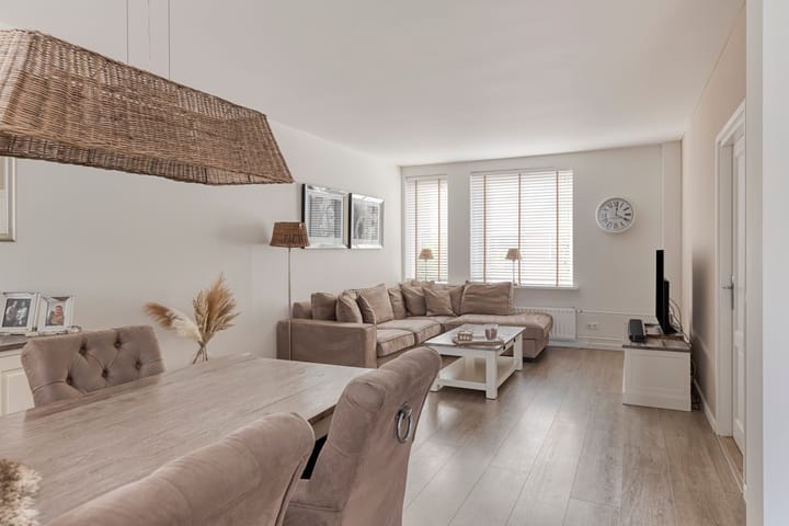 Foto 13 van Lyonhof 43