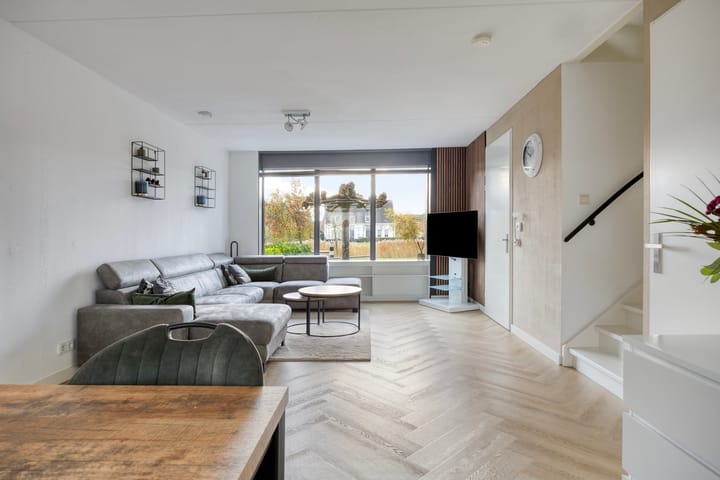 Photo 5 of John Denverlaan 39