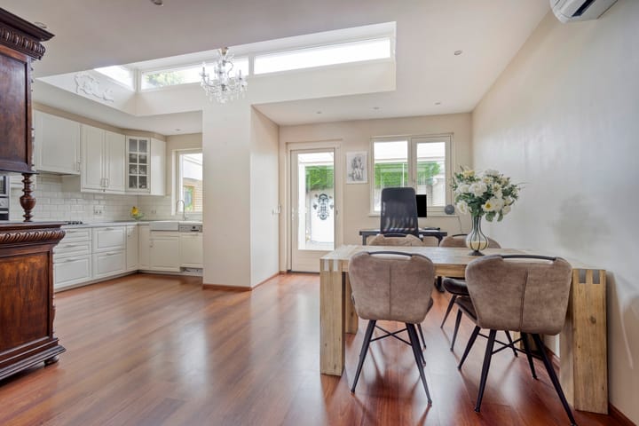 Foto 10 van van Wassenaerstraat 4