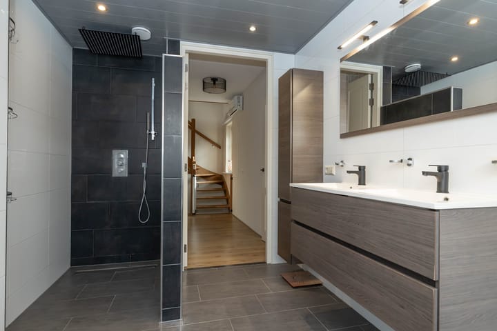 Photo 47 of De Poste 16