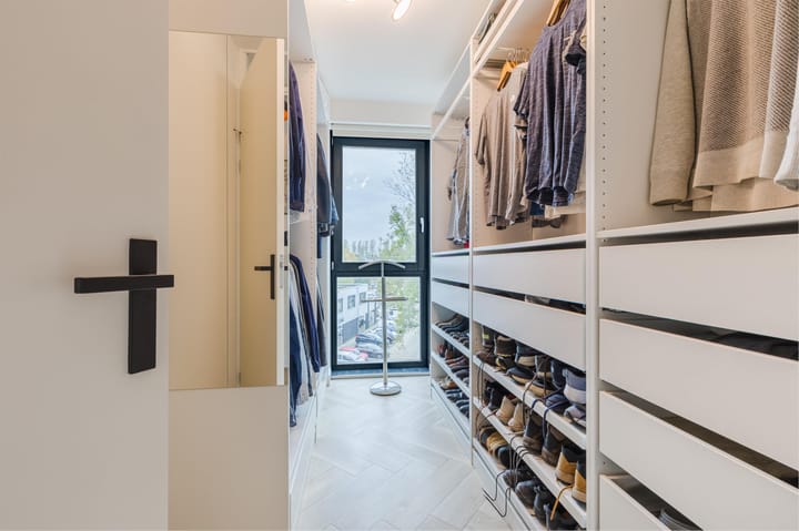 Photo 16 of Westzijde 272-N