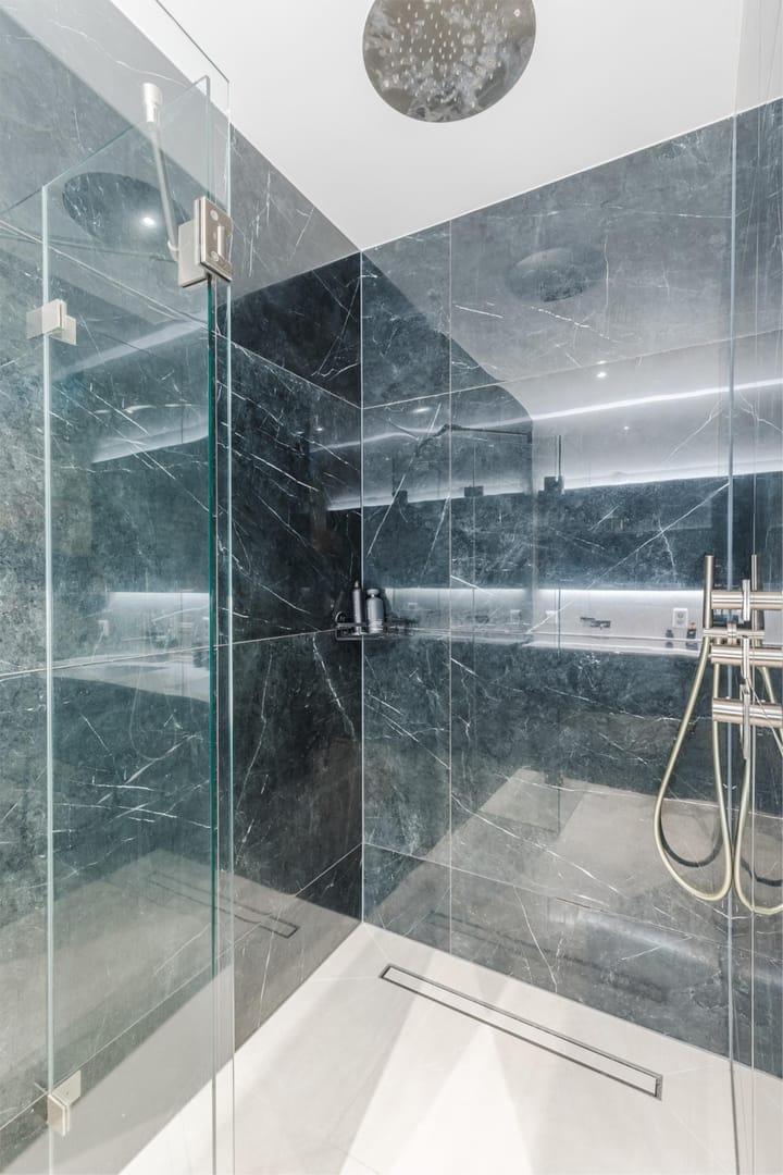 Photo 21 of Westzijde 272-N