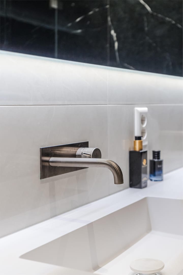 Photo 24 of Westzijde 272-N