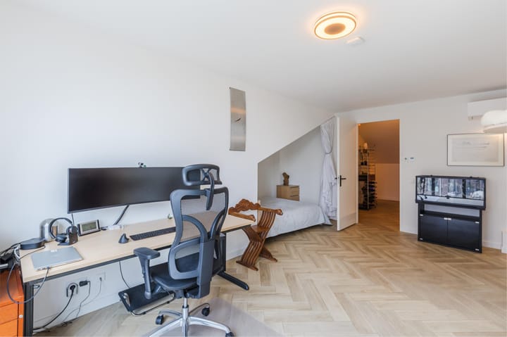 Photo 28 of Westzijde 272-N