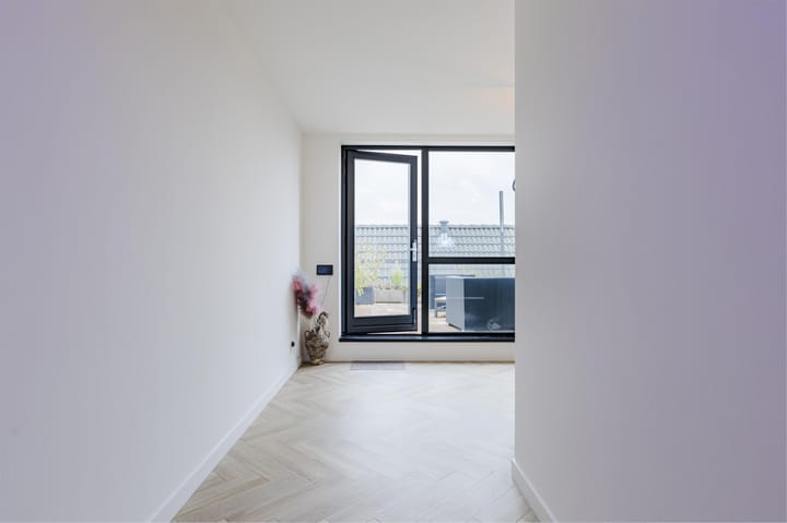 Photo 36 of Westzijde 272-N