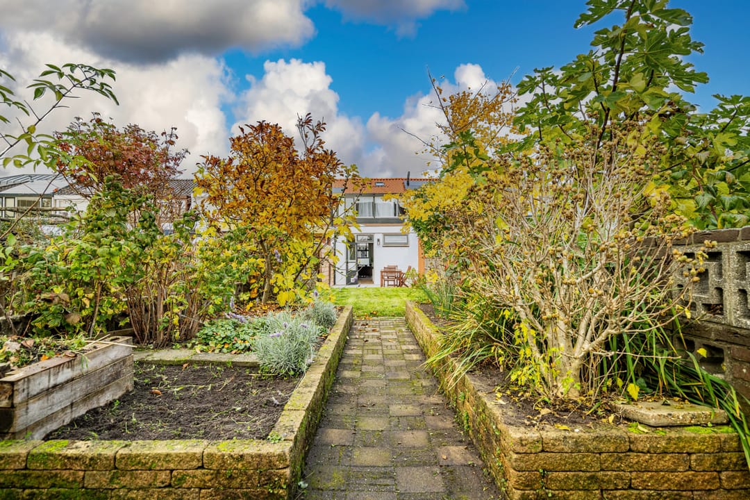 Foto 22 van Bloemistenlaan 9