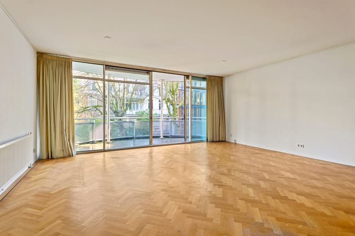 Photo 2 of Pieter de Hoochstraat 7-C