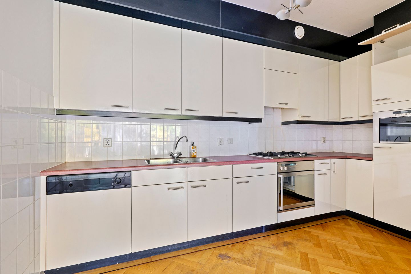 Photo 4 of Pieter de Hoochstraat 7-C