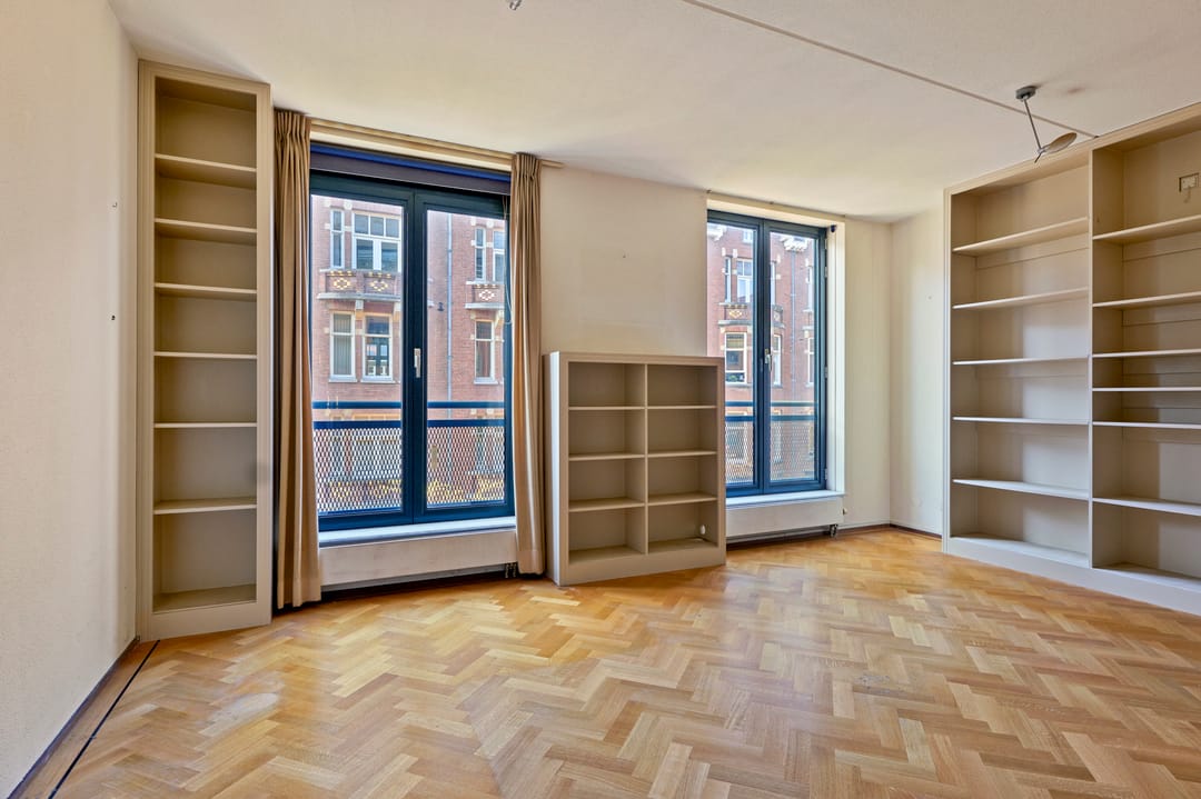 Photo 11 of Pieter de Hoochstraat 7-C