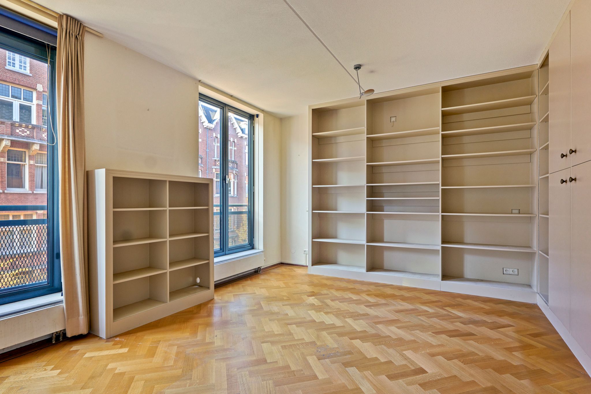 Photo 12 of Pieter de Hoochstraat 7-C