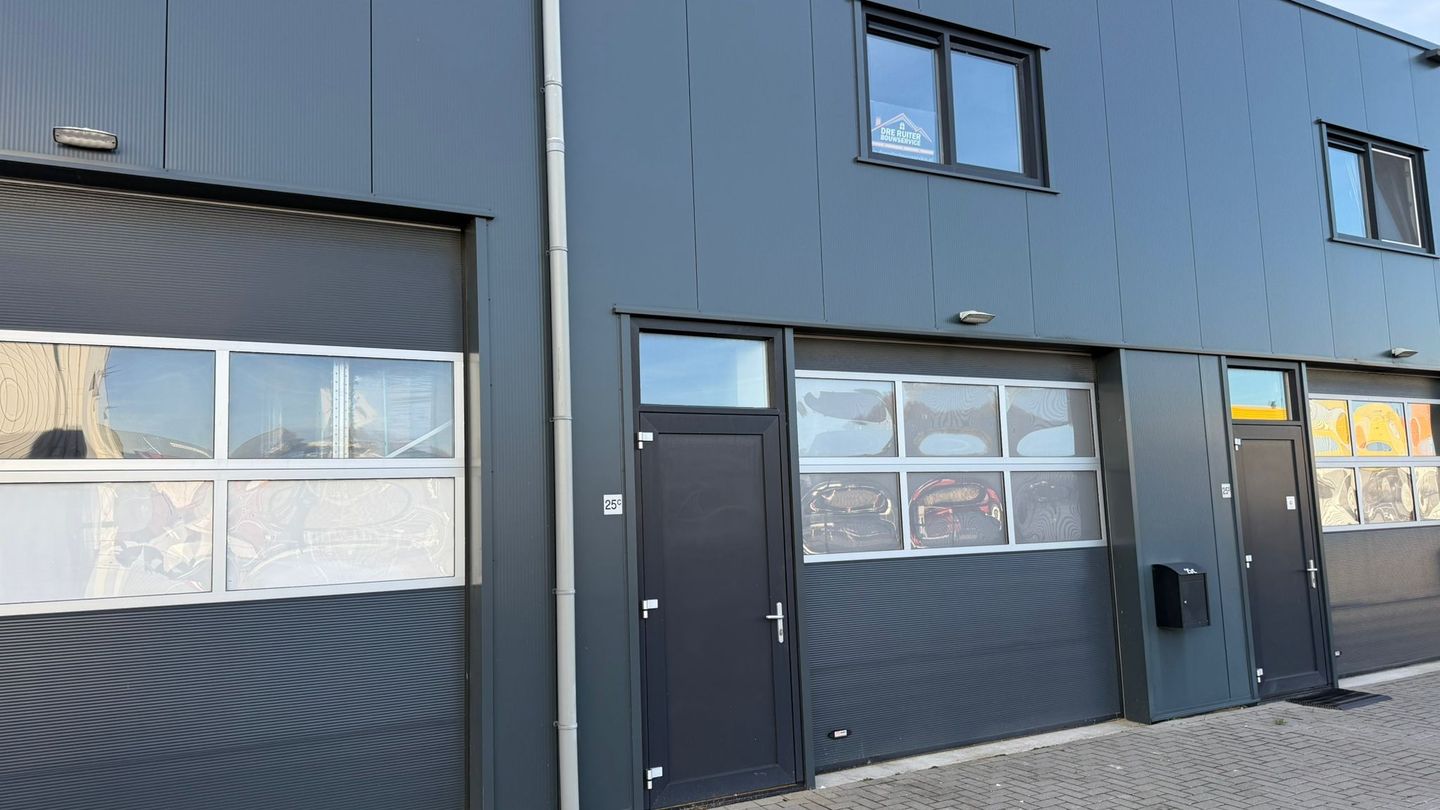 View photo 1 of De Aar 25-C