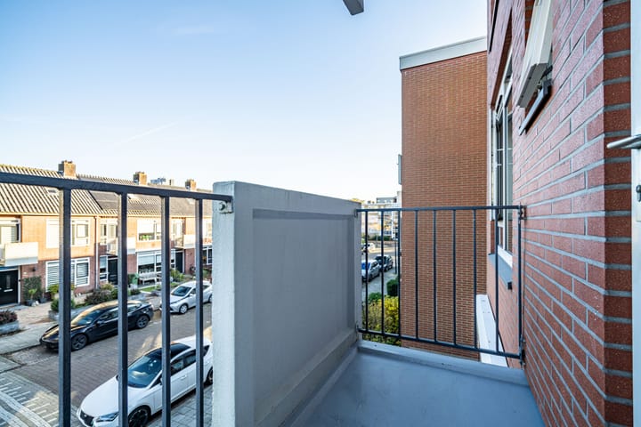 Foto 26 van Peter van Anrooystraat 57