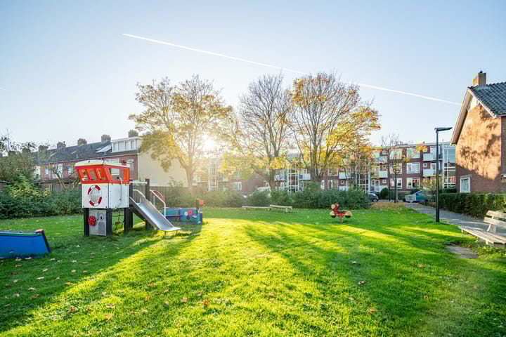 Foto 35 van Peter van Anrooystraat 57