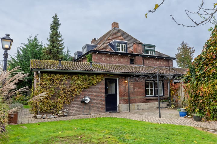 Photo 1 of Spoordamstraat 11