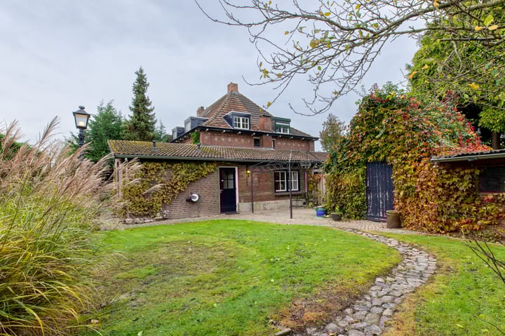 Photo 23 of Spoordamstraat 11