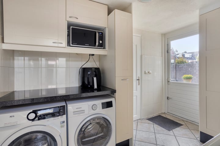 Photo 11 of Cornelis Matersweg 27